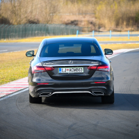 Mercedes E 300de 4matic AMZS-10.jpg