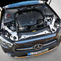 Mercedes E 300de 4matic AMZS-25.jpg