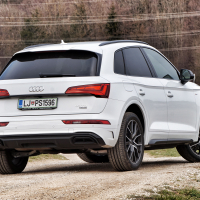 Audi Q5 40 TDI quattro S tronic S-line-4.jpg