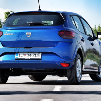 Dacia sandero AMZS test-2.jpg