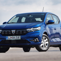 Dacia sandero AMZS test.jpg