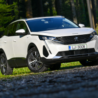 Peugeot 3008 hybrid allure pack 1,6 THP--2.jpg
