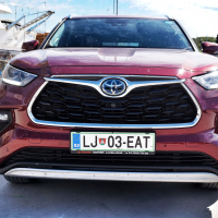 toyota highlander test AMZS-17.jpg