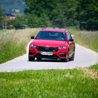 Škoda octavia combi RS iV AMZS-14.jpg