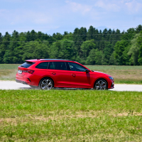 Škoda octavia combi RS iV AMZS-12.jpg
