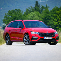 Škoda octavia combi RS iV AMZS-22.jpg
