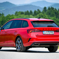 Škoda octavia combi RS iV AMZS-24.jpg