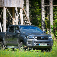 Toyota hilux 2,8 invincible 4x4 AMZS test-7.jpg