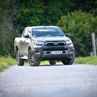 Toyota hilux 2,8 invincible 4x4 AMZS test-9.jpg