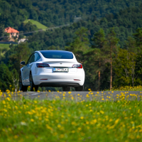 Tesla 3 test AMZS-4.jpg