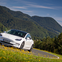 Tesla 3 test AMZS-41.jpg