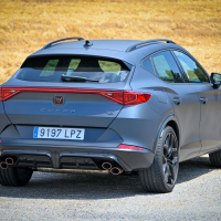 Cupra formentor VZ5 za volanom AMZS-3.jpg