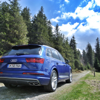 Audi SQ7 1.jpg