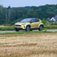 Toyota yaris cross za volanom-10.jpg