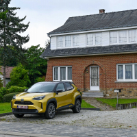 Toyota yaris cross za volanom-6.jpg