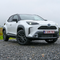 Toyota yaris cross za volanom-2.jpg