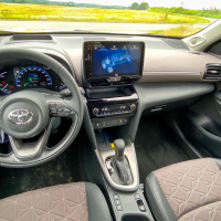 Toyota yaris cross za volanom-22.jpg
