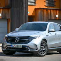 Mercedes EQC 400 4matic AMZS-3.jpg