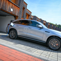 Mercedes EQC 400 4matic AMZS-11.jpg