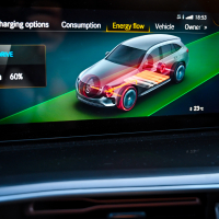 Mercedes EQC 400 4matic AMZS-33.jpg
