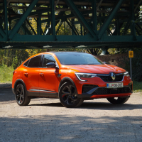 Renault megane conquest e-tech R.S. line AMZS test.jpg