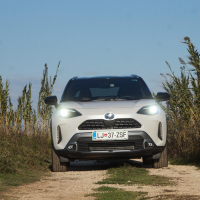 Toyota yaris cross test AMZS-22.jpg