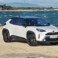 Toyota yaris cross test AMZS-10.jpg