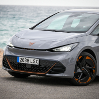 Cupra born za volanom AMZS-9.jpg
