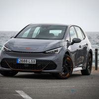 Cupra born za volanom AMZS-7.jpg