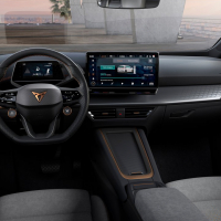 Cupra born za volanom AMZS-19.jpg