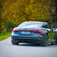 Audi e-tron GT quattro AMZS-25.jpg