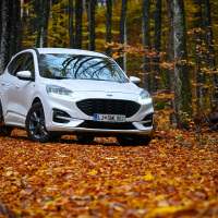 Ford kuga 2.5 duratec hybrid AMZS-4.jpg