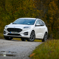 Ford kuga 2.5 duratec hybrid AMZS-9.jpg