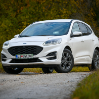 Ford kuga 2.5 duratec hybrid AMZS-10.jpg