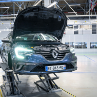 Renault obnova avtomobilov Flins tovarna_-12.jpg