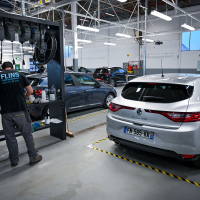 Renault obnova avtomobilov Flins tovarna_-17.jpg