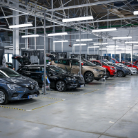 Renault obnova avtomobilov Flins tovarna_-18.jpg
