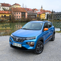 Dacia spring za volanmo AMZS-14.jpg