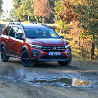 Dacia jogger za volanom AMZS-11.jpg