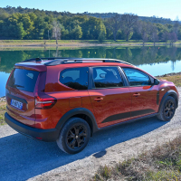 Dacia jogger za volanom AMZS-24.jpg