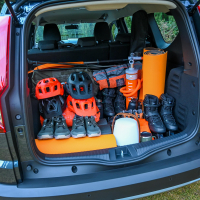 Dacia jogger za volanom AMZS-3.jpg