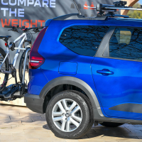 Dacia jogger za volanom AMZS-36.jpg