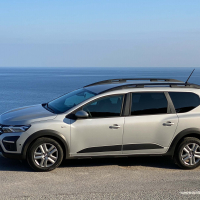 Dacia jogger za volanom AMZS-41.jpg