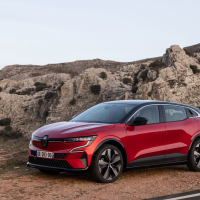 Renault megane e-tech electric AMZS-6.jpg