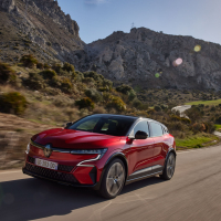 Renault megane e-tech electric AMZS.jpg