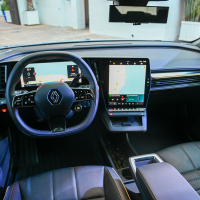 Renault megane e-tech electric AMZS-14.jpg