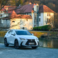 Lexus NX PHEV AMZS test-28.jpg