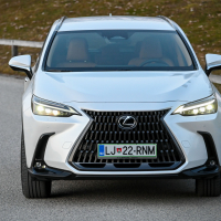 Lexus NX PHEV AMZS test-46.jpg