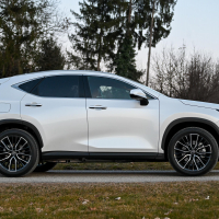 Lexus NX PHEV AMZS test-51.jpg