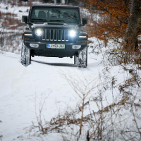 Jeep gladiator dozivetje AMZS-14.jpg